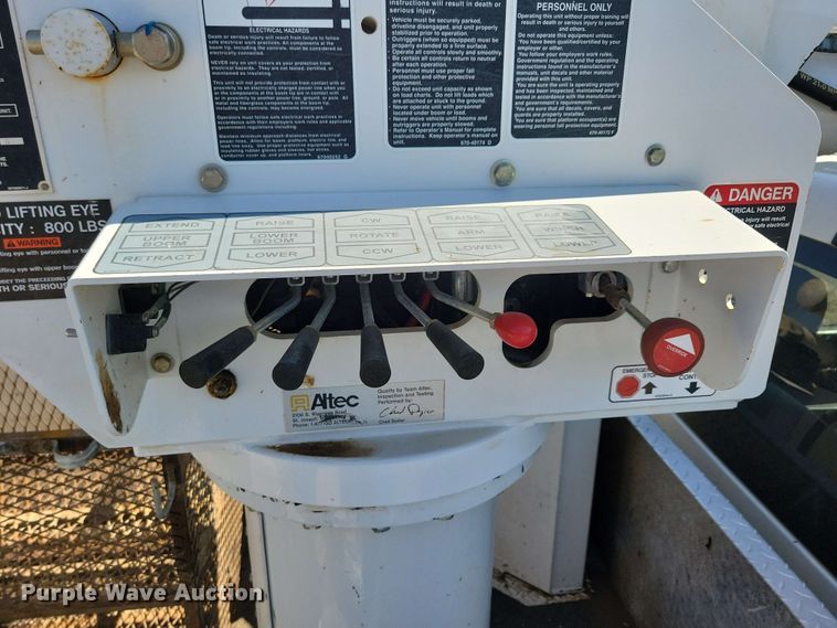 image for item DX6962 2012 Dodge 5500 bucket truck