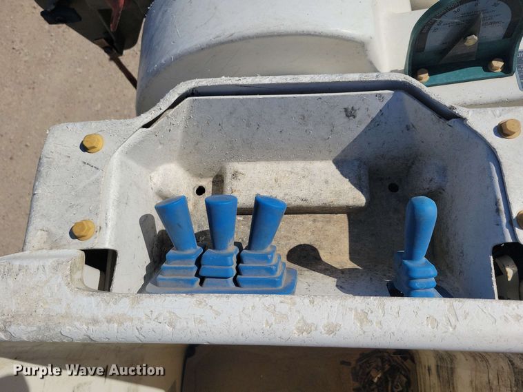 image for item DX6962 2012 Dodge 5500 bucket truck