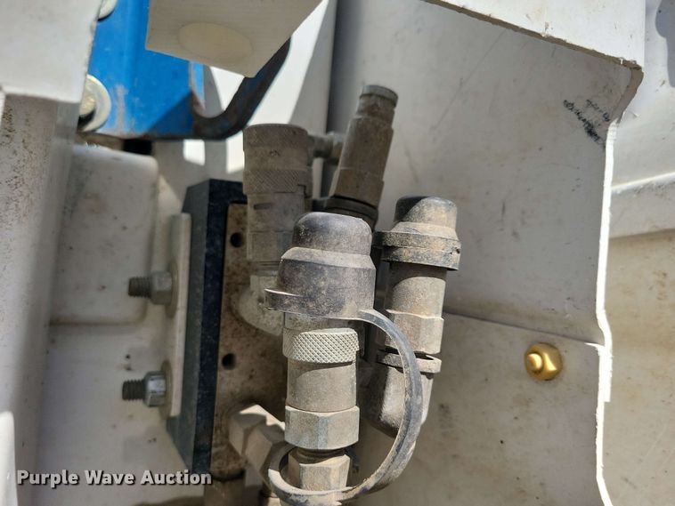 image for item DX6962 2012 Dodge 5500 bucket truck