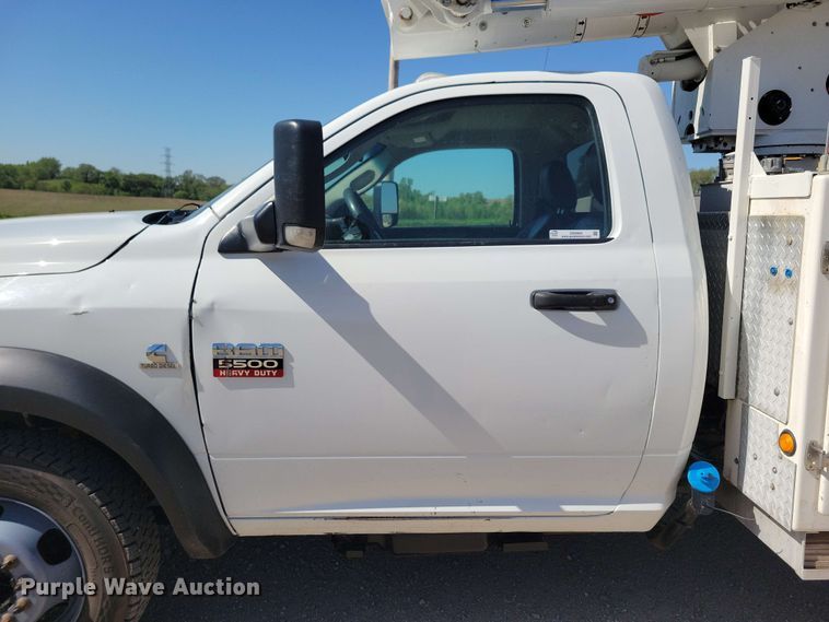 image for item DX6962 2012 Dodge 5500 bucket truck
