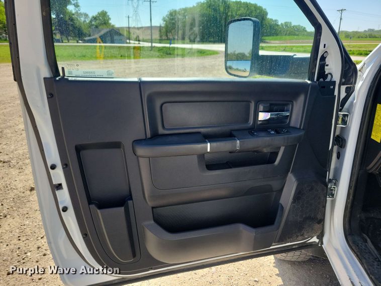 image for item DX6962 2012 Dodge 5500 bucket truck