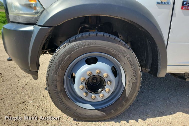 image for item DX6962 2012 Dodge 5500 bucket truck