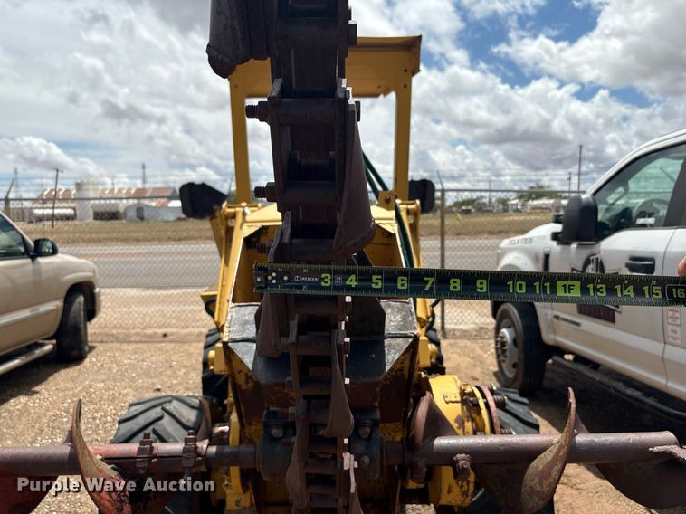 image for item DY2490 1985 Vermeer M455A trencher