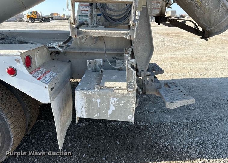 image for item DY7990 2003 Kenworth W900 ready mix truck