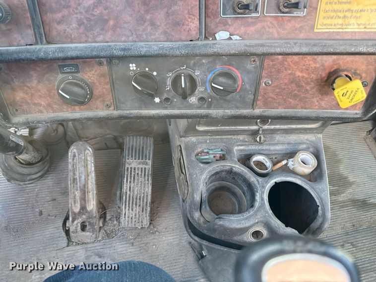 image for item DY7990 2003 Kenworth W900 ready mix truck