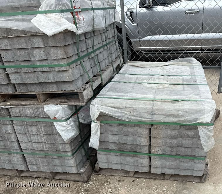 image for item DY8058 Approximately 16 pallets of concrete blocks