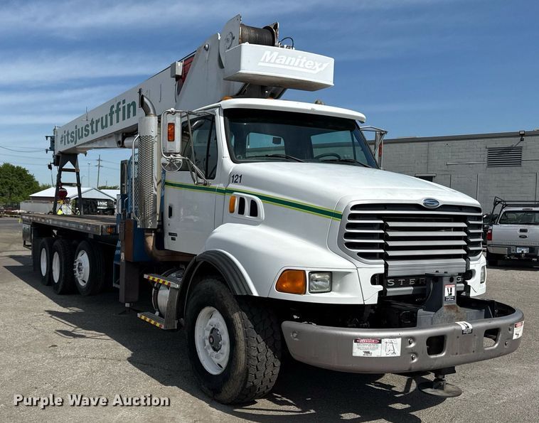 image for item DZ4022 2007 Sterling L9500 crane truck