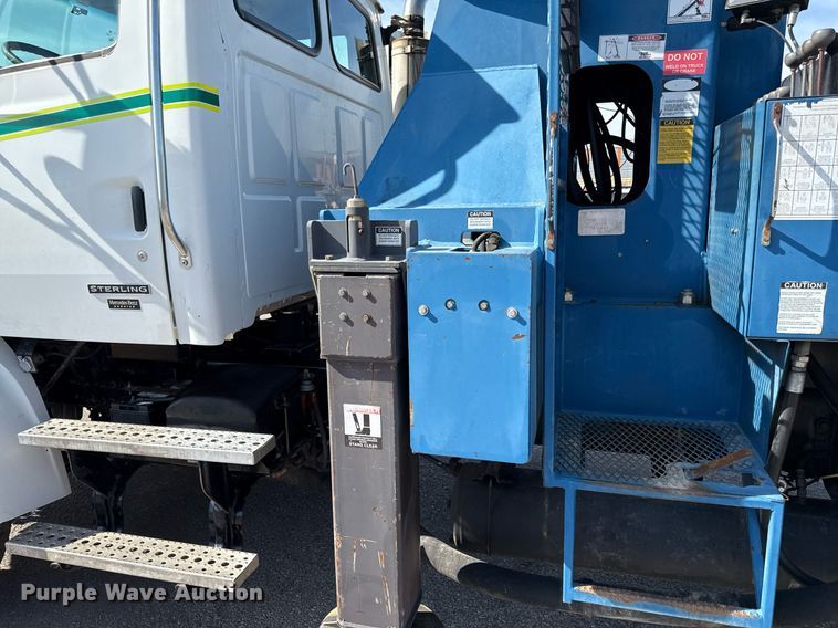 image for item DZ4022 2007 Sterling L9500 crane truck