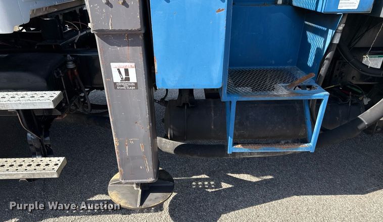 image for item DZ4022 2007 Sterling L9500 crane truck