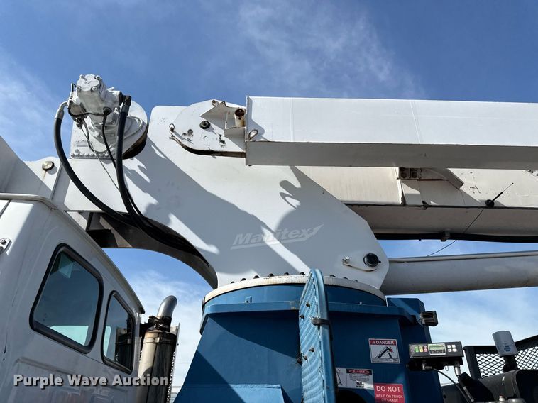 image for item DZ4022 2007 Sterling L9500 crane truck