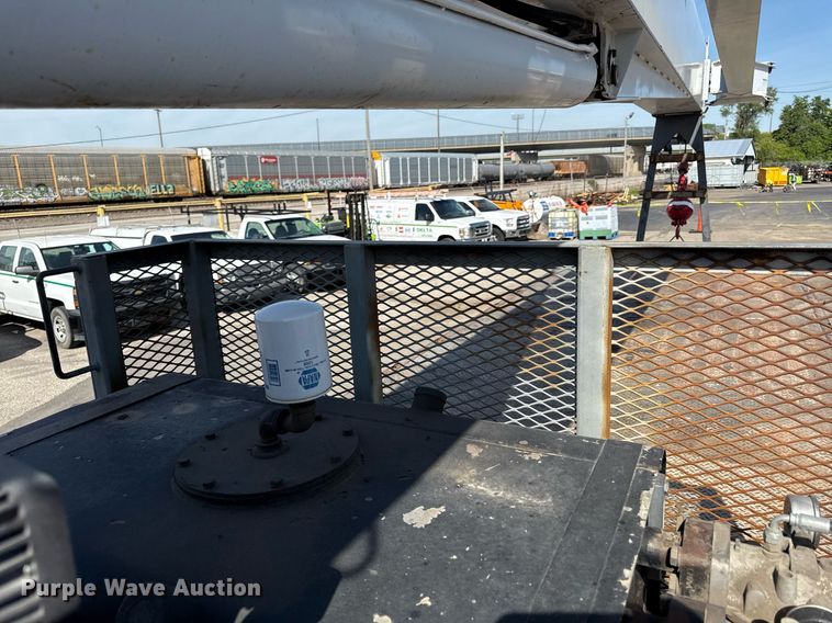 image for item DZ4022 2007 Sterling L9500 crane truck