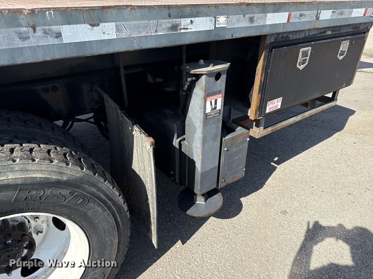 image for item DZ4022 2007 Sterling L9500 crane truck