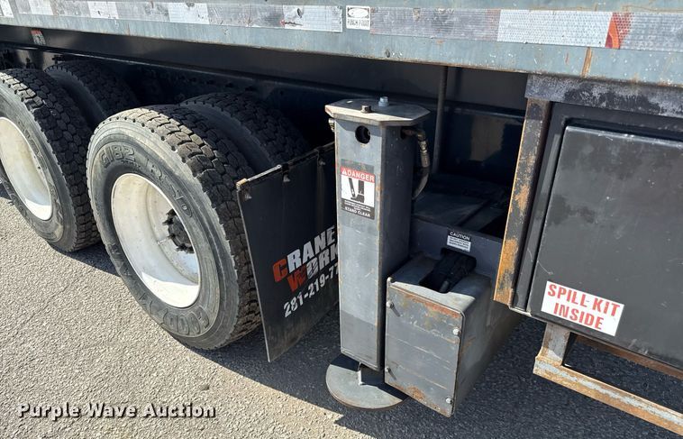 image for item DZ4022 2007 Sterling L9500 crane truck