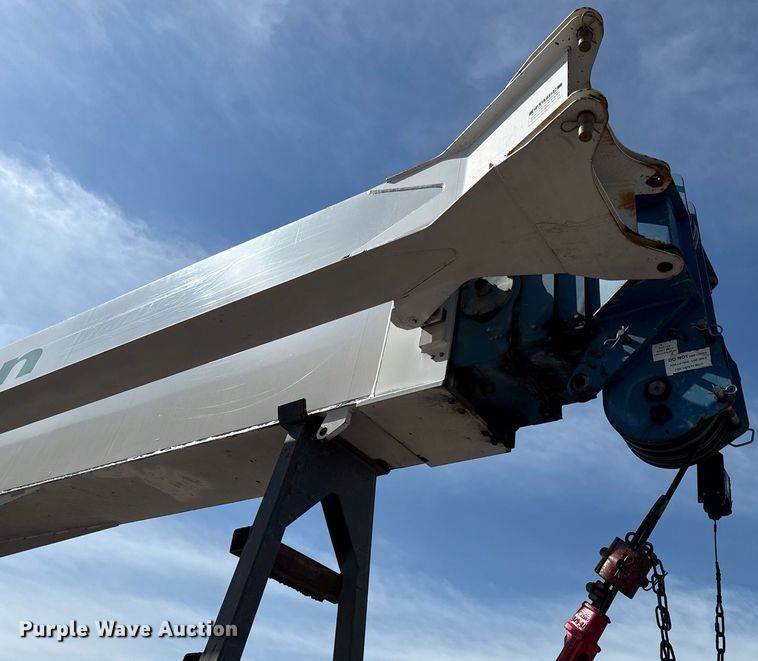 image for item DZ4022 2007 Sterling L9500 crane truck