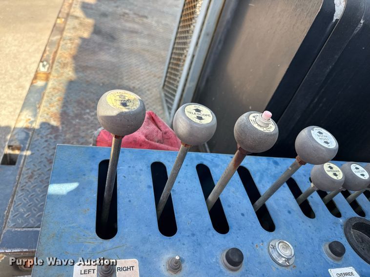 image for item DZ4022 2007 Sterling L9500 crane truck