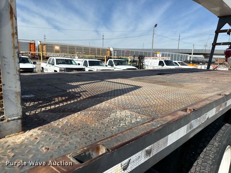 image for item DZ4022 2007 Sterling L9500 crane truck