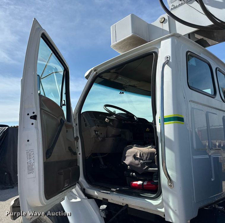 image for item DZ4022 2007 Sterling L9500 crane truck