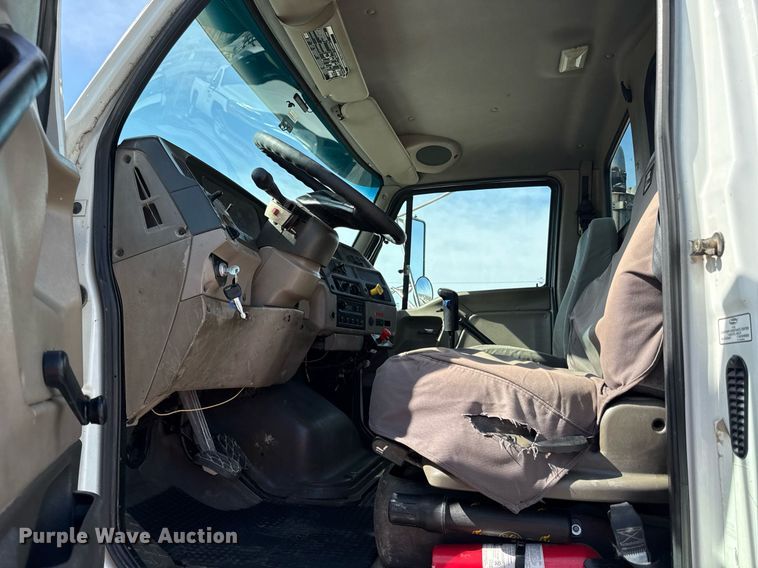 image for item DZ4022 2007 Sterling L9500 crane truck