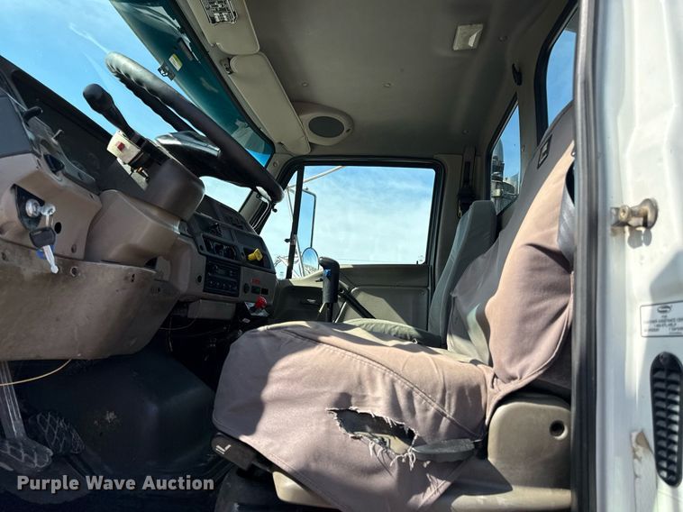 image for item DZ4022 2007 Sterling L9500 crane truck