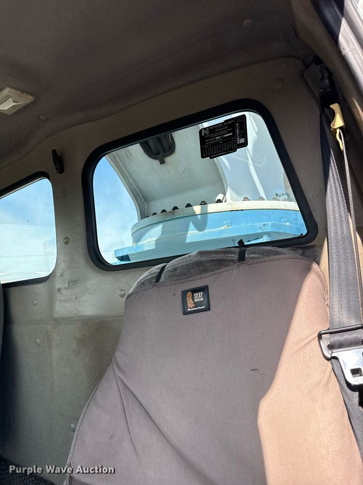 image for item DZ4022 2007 Sterling L9500 crane truck