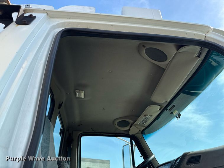 image for item DZ4022 2007 Sterling L9500 crane truck