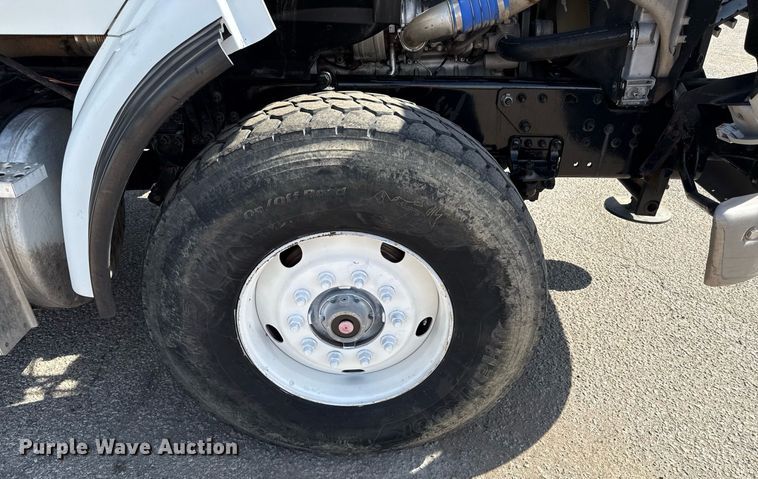 image for item DZ4022 2007 Sterling L9500 crane truck