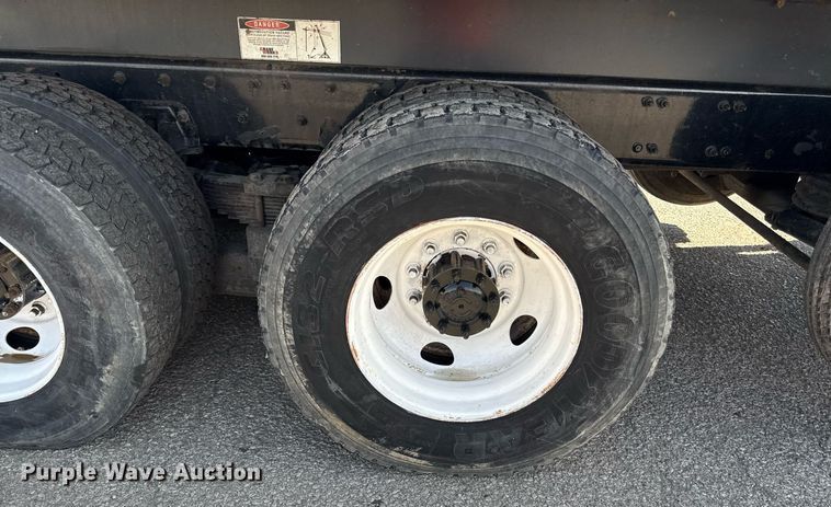 image for item DZ4022 2007 Sterling L9500 crane truck