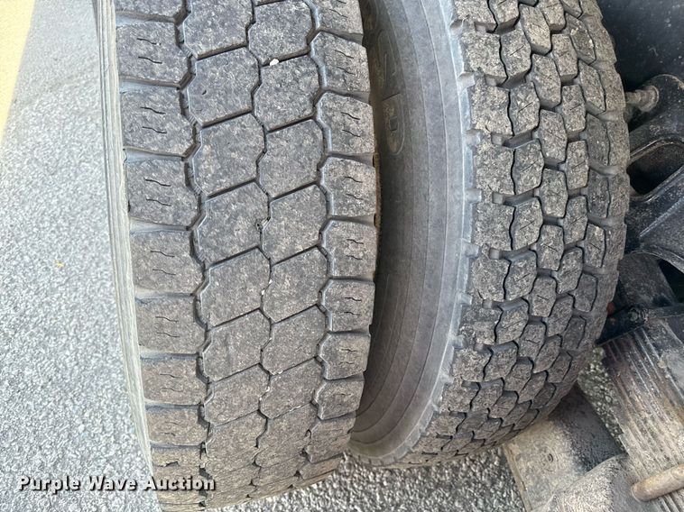 image for item DZ4022 2007 Sterling L9500 crane truck