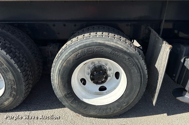 image for item DZ4022 2007 Sterling L9500 crane truck