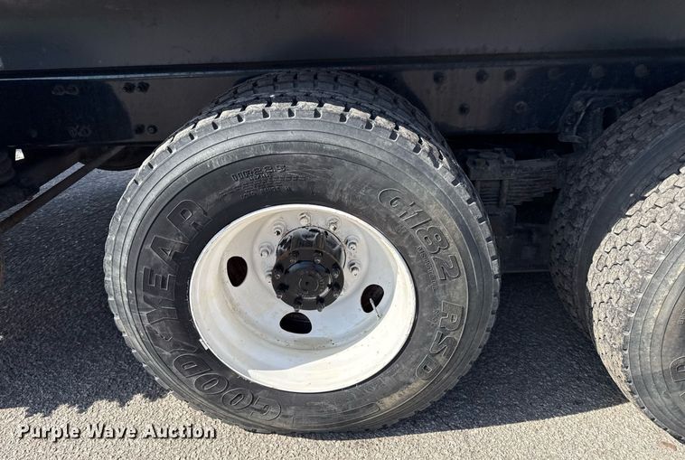 image for item DZ4022 2007 Sterling L9500 crane truck