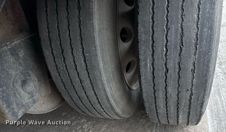 image for item DZ4031 1997 Wilson CF-900 drop deck equipment trailer