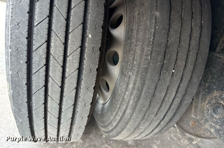 image for item DZ4031 1997 Wilson CF-900 drop deck equipment trailer