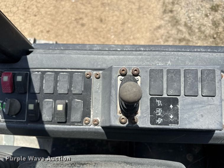 image for item DZ4035 2013 Caterpillar D5K2 LGP dozer