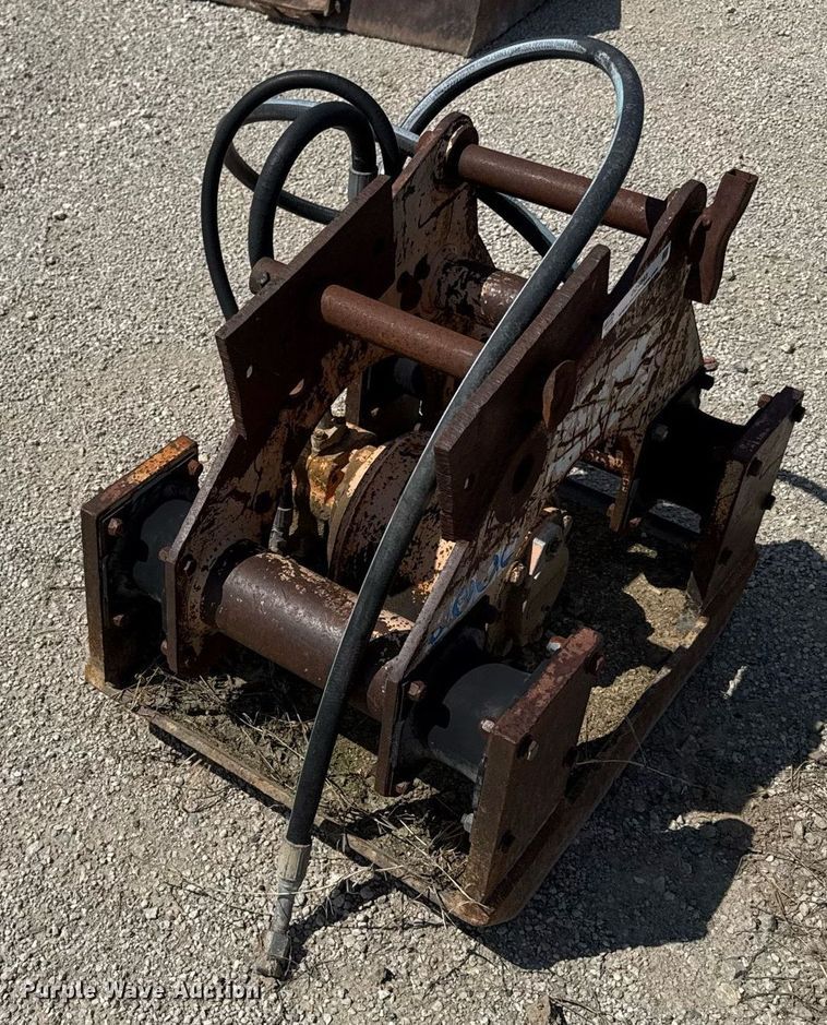 image for item DZ4043 Stanley HS60 plate compactor