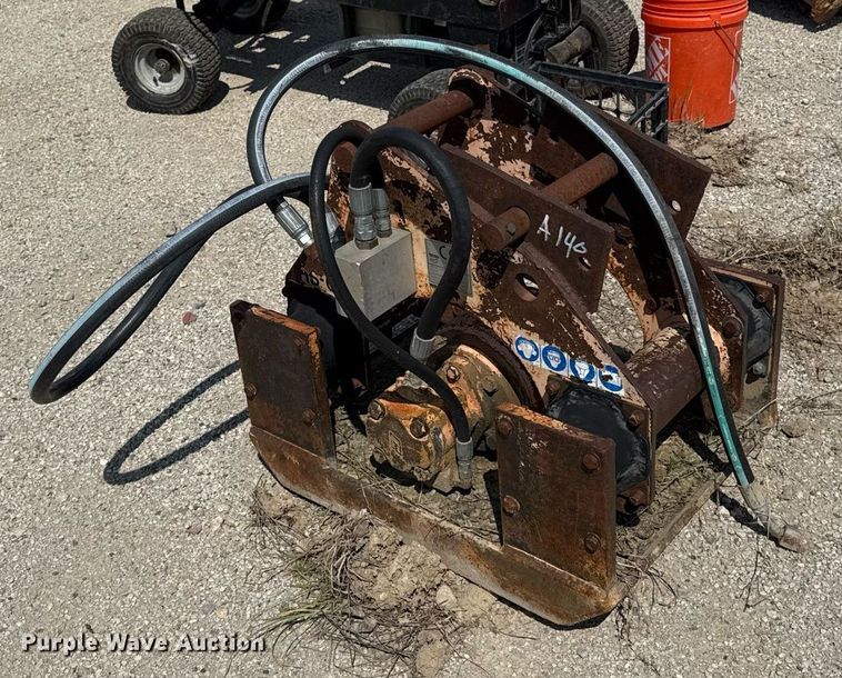 image for item DZ4043 Stanley HS60 plate compactor