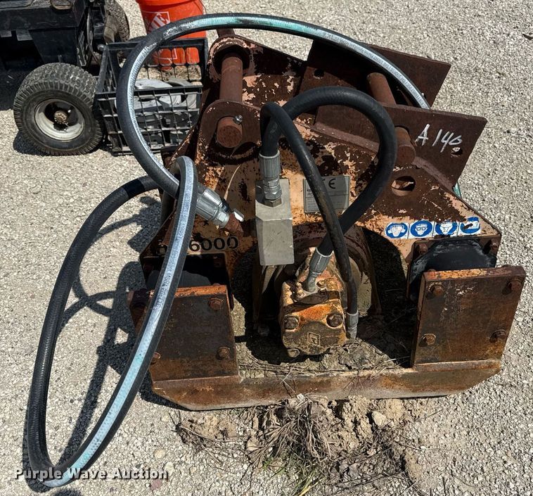 image for item DZ4043 Stanley HS60 plate compactor