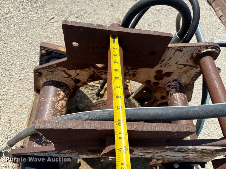 image for item DZ4043 Stanley HS60 plate compactor