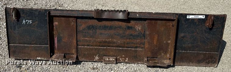 image for item DZ4044 Caterpillar skid steer bucket