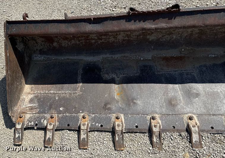 image for item DZ4044 Caterpillar skid steer bucket