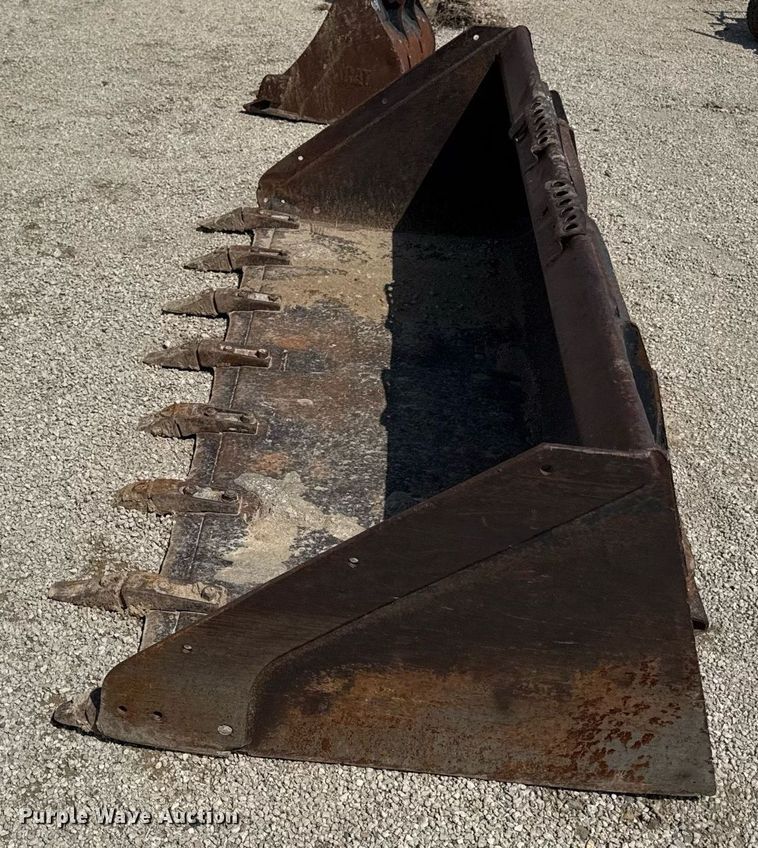 image for item DZ4045 Bobcat skid steer bucket