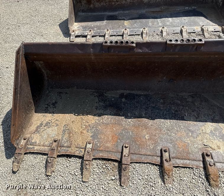 image for item DZ4045 Bobcat skid steer bucket