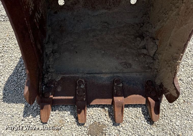 image for item DZ4046 Caterpillar excavator bucket