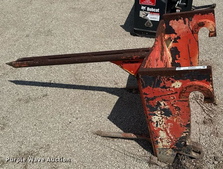 image for item DZ4047 Wheel loader bale spear