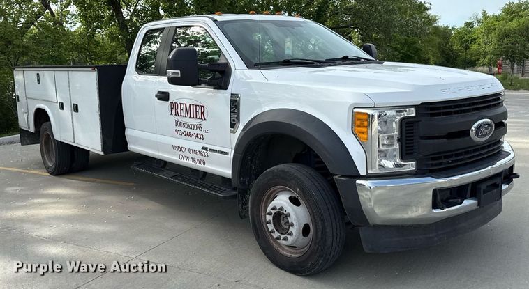 image for item DZ4066 2017 Ford F450 Super Duty Ext. Cab utility / service truck