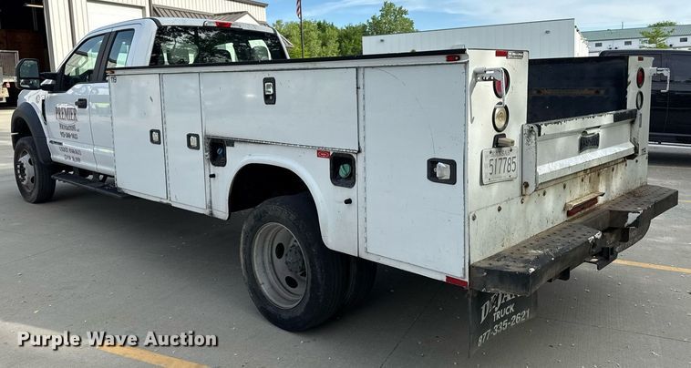 image for item DZ4066 2017 Ford F450 Super Duty Ext. Cab utility / service truck