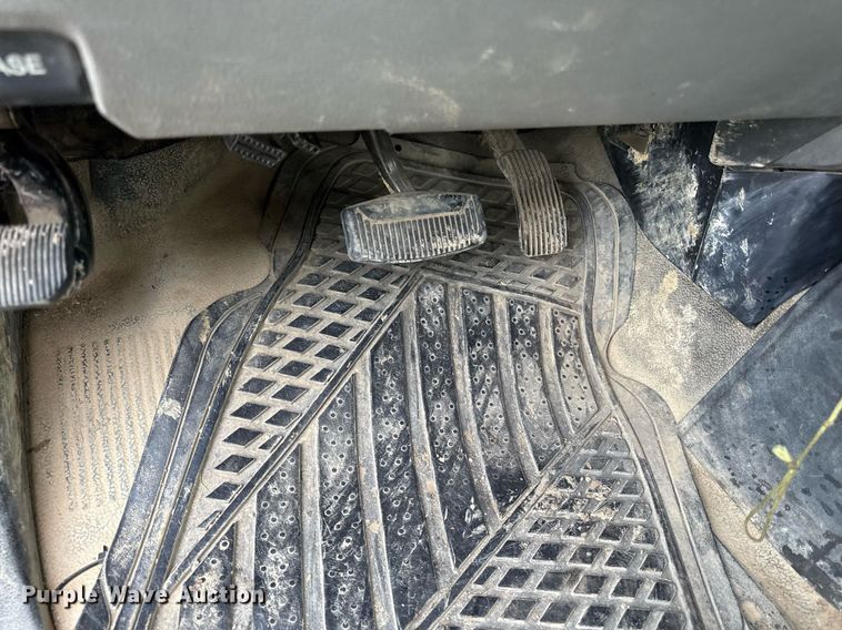 image for item DZ4066 2017 Ford F450 Super Duty Ext. Cab utility / service truck