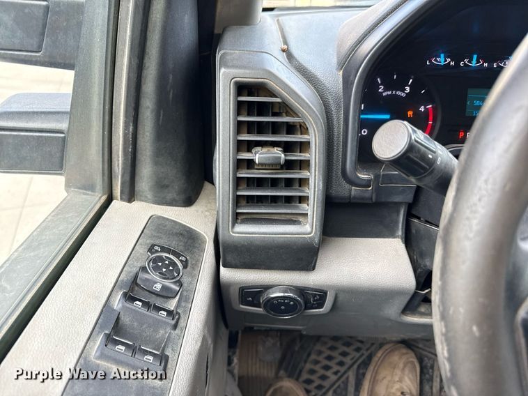 image for item DZ4066 2017 Ford F450 Super Duty Ext. Cab utility / service truck