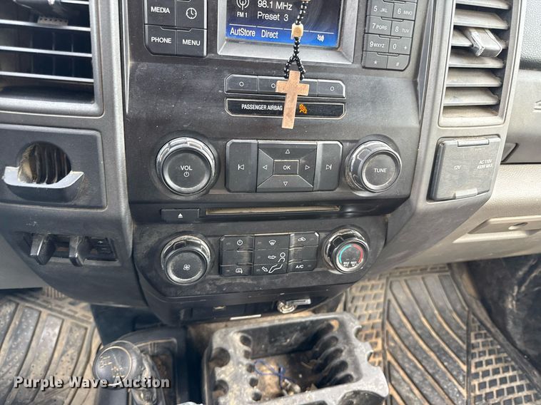 image for item DZ4066 2017 Ford F450 Super Duty Ext. Cab utility / service truck