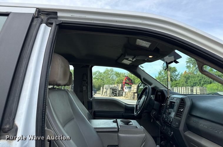 image for item DZ4066 2017 Ford F450 Super Duty Ext. Cab utility / service truck