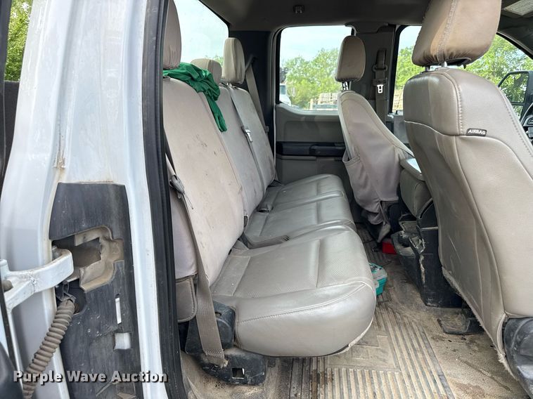 image for item DZ4066 2017 Ford F450 Super Duty Ext. Cab utility / service truck